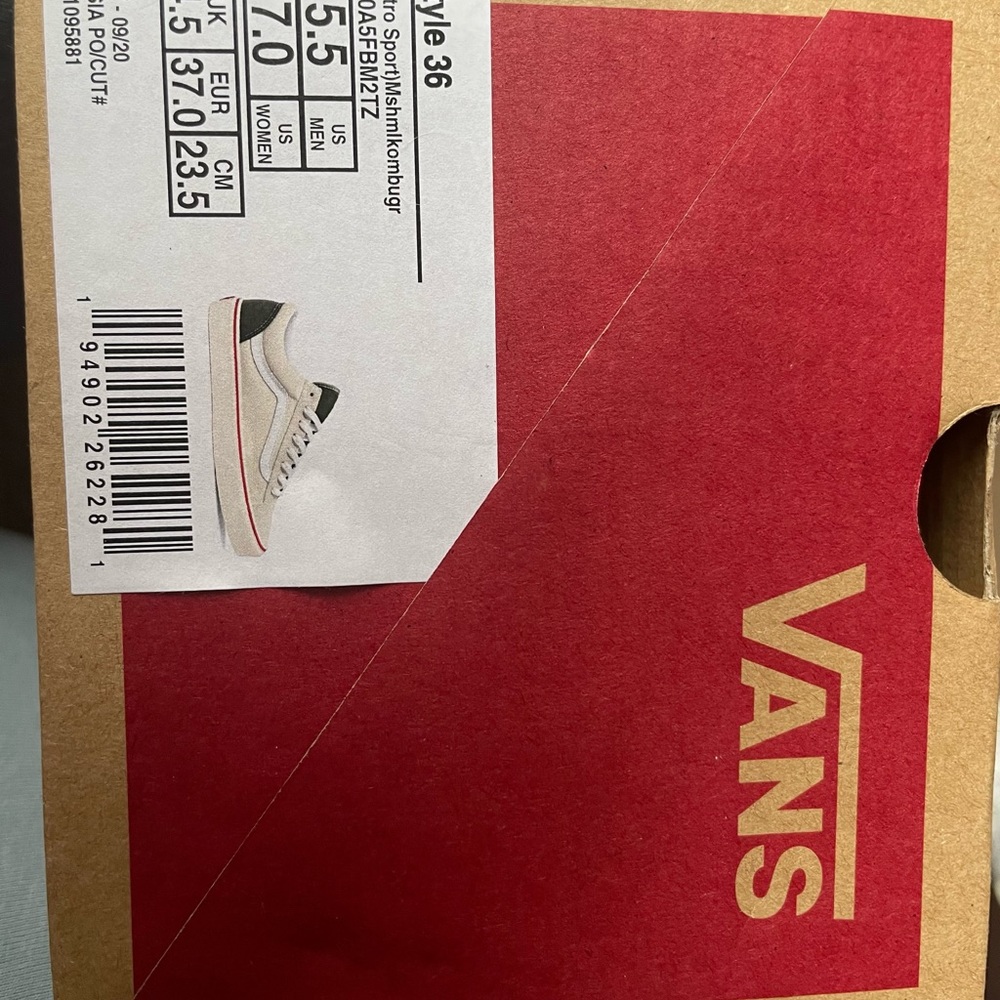 Vans - Picture 3 of 7